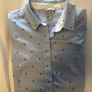 Long sleeve social shirt.